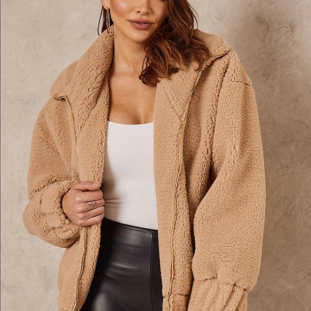 Teddy Jacket, neutral, never worn with tag. Aunsralian size Small.